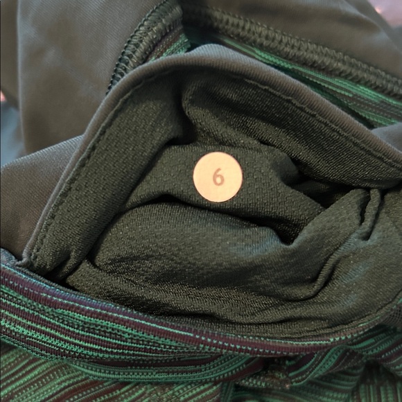 lululemon athletica Green Leggings - Picture 2 of 3